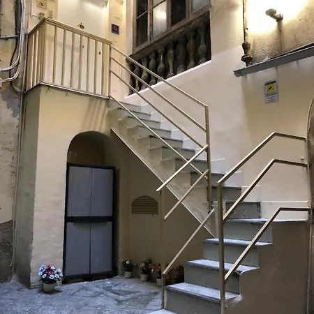 בית נופש Casa Al Museo נאפולי